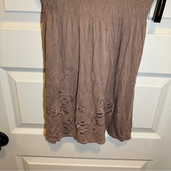 NWT BCBGMAXAZRIA Brown Embroidered Accent V Neck Dress S - Picture 8 of 10